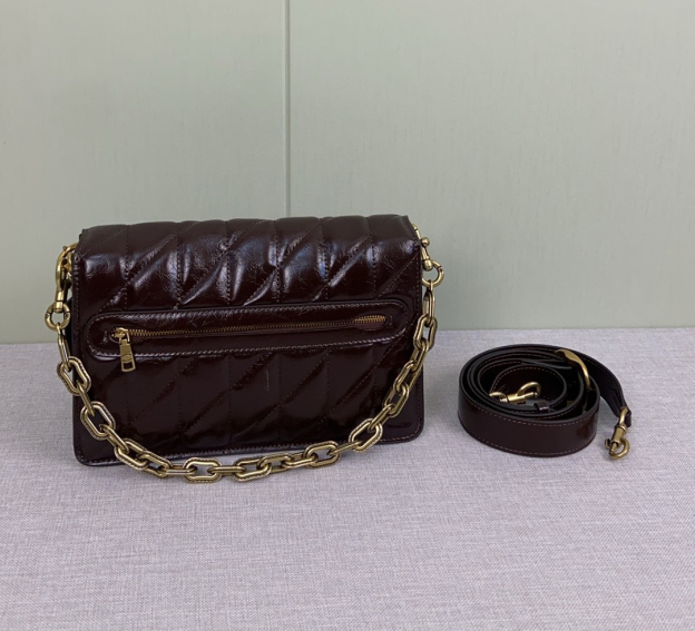 コーチ「Coach」TABBY チェーンショルダーバッグ