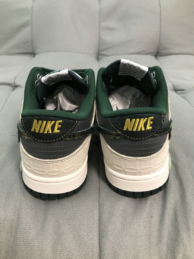 ナイキ「Nike」 DUNK LOW "WHITE/BLACK-GREEN" スニーカー
