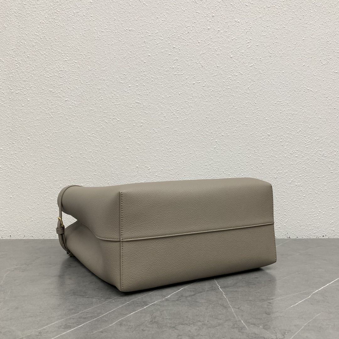 セリーヌ「Celine」CABAS ANAIS レザー トートバッグ