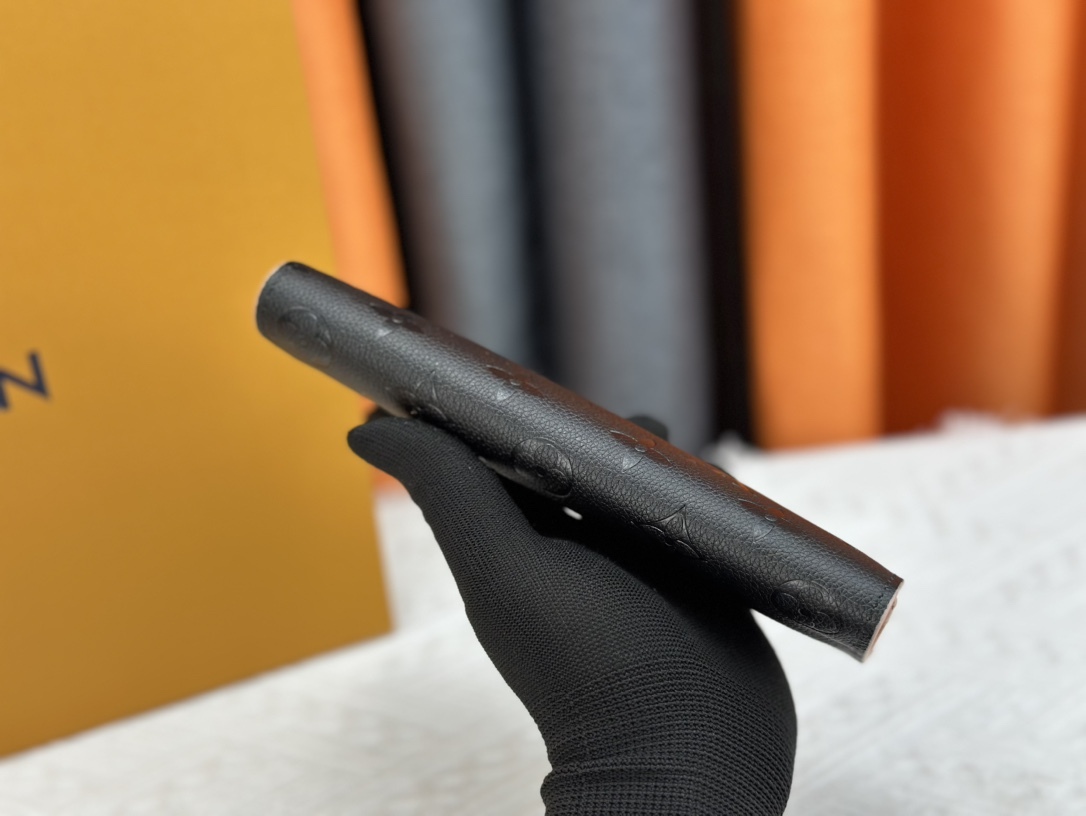 ルイ・ヴィトン ポルトフォイユ･エミリー「ブルーミングフラワーズ」