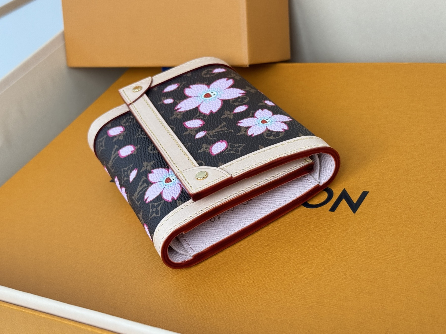 ルイ・ヴィトン LV x TM ポルトフォイユ･ヴィクトリーヌ