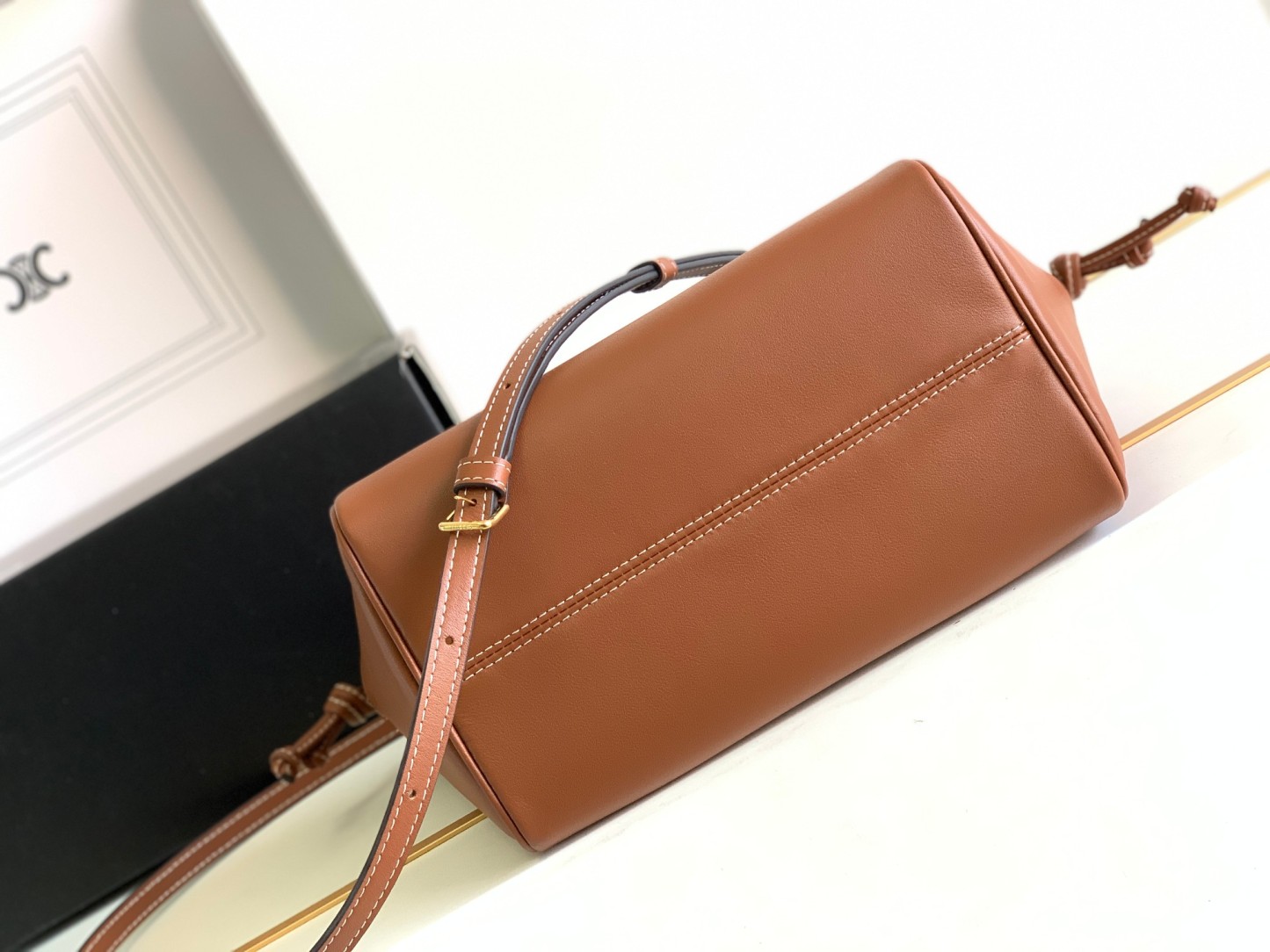 セリーヌ「Celine」 MINI CUIR CABAS TRIOMPHE スムースレザー ドローストリング バッグ