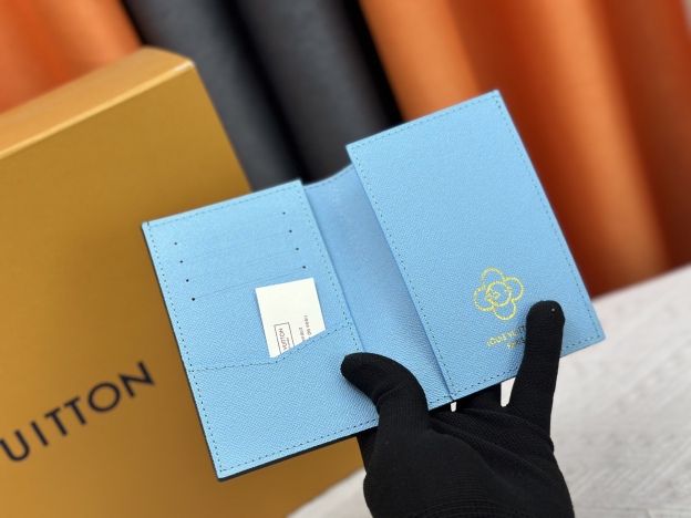 ルイ・ヴィトン パスポートカバー クーヴェルテュール･パスポール