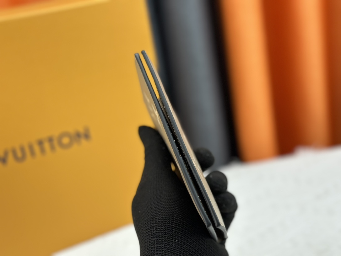 ルイ・ヴィトン パスポートカバー クーヴェルテュール･パスポール