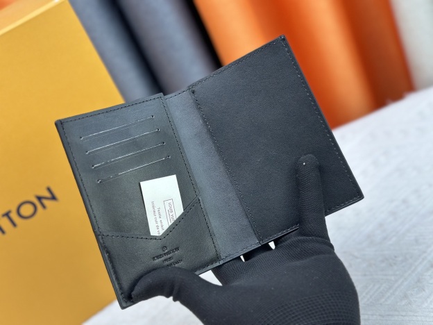 ルイ・ヴィトン パスポートカバー クーヴェルテュール･パスポール