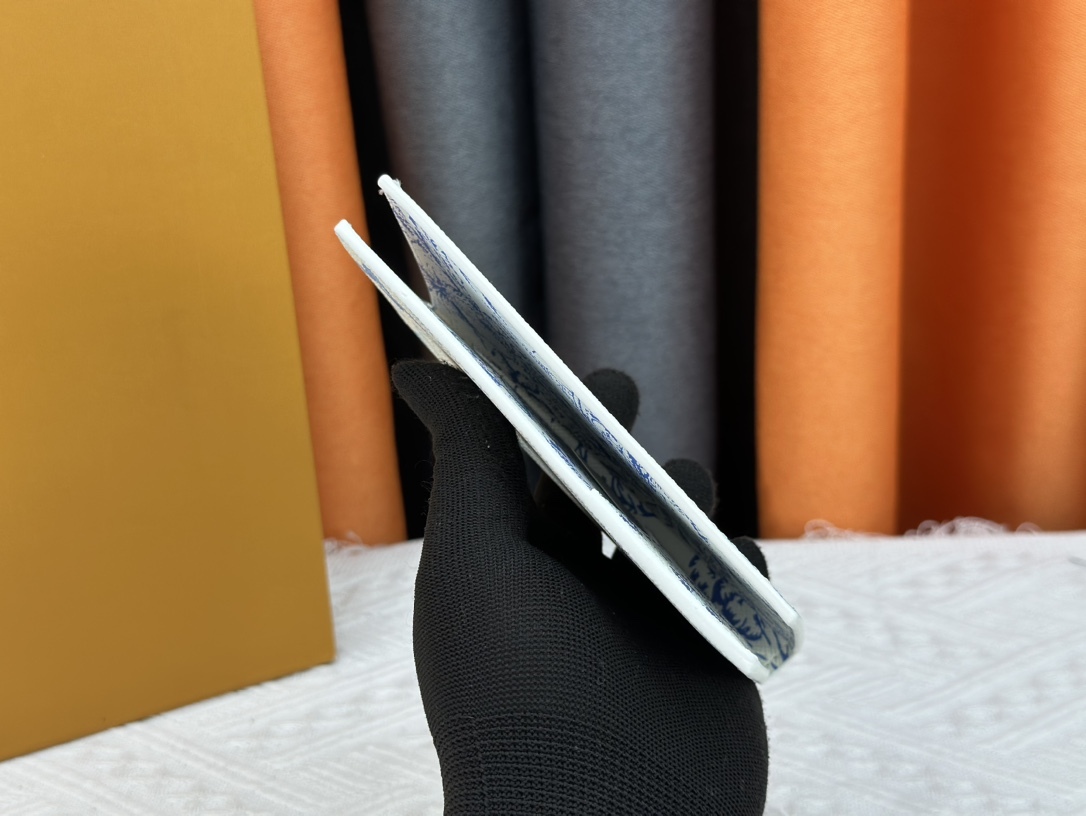 ルイ・ヴィトン パスポートカバー クーヴェルテュール･パスポール