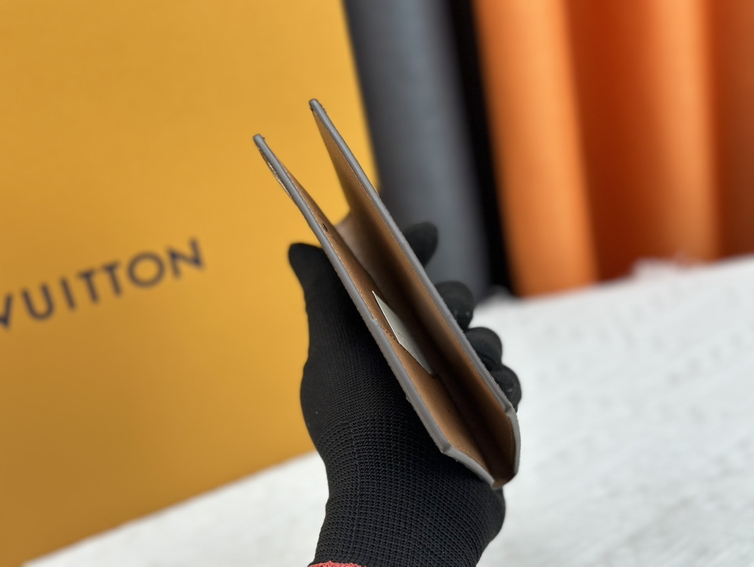 ルイ・ヴィトン パスポートカバー クーヴェルテュール･パスポール