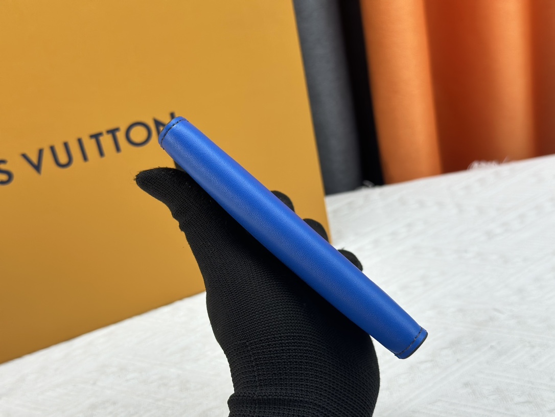 ルイ・ヴィトン パスポートカバー クーヴェルテュール･パスポール