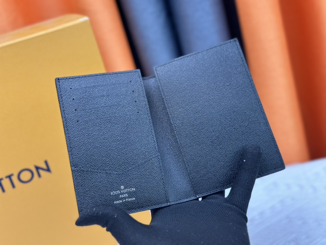 ルイ・ヴィトン パスポートカバー クーヴェルテュール･パスポール