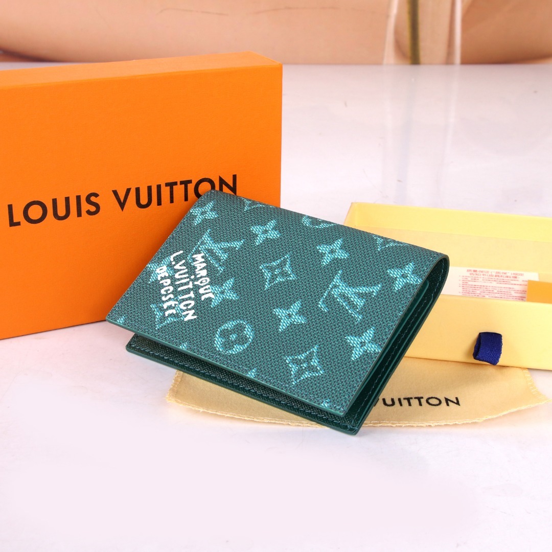 ルイ・ヴィトン パスポートカバー クーヴェルテュール･パスポール