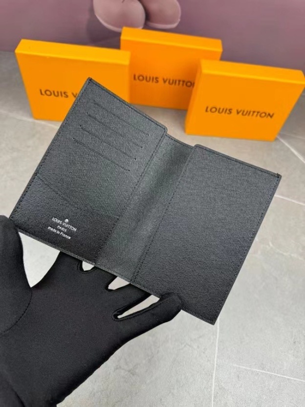 ルイ・ヴィトン パスポートカバー クーヴェルテュール･パスポール