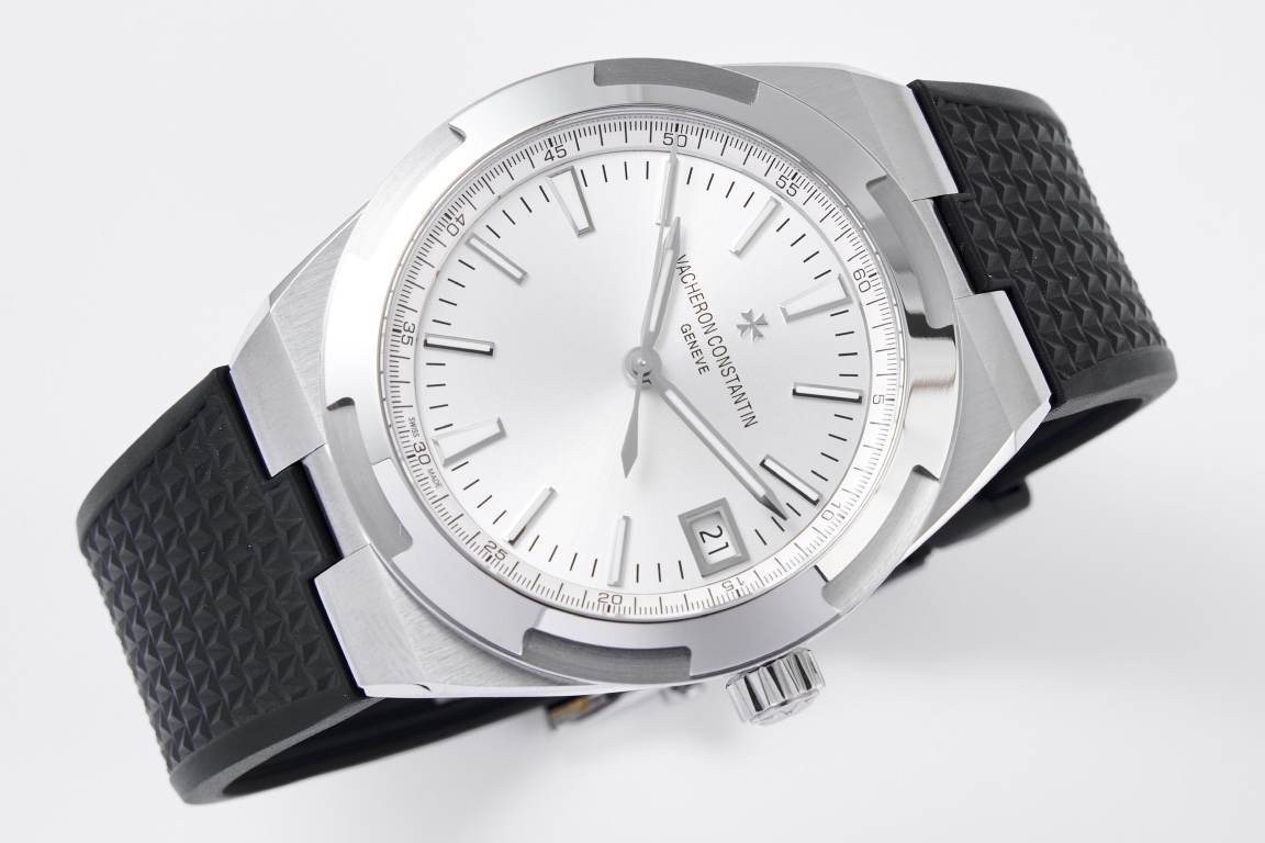 ヴァシュロン・コンスタンタン オーヴァシーズ 41mm