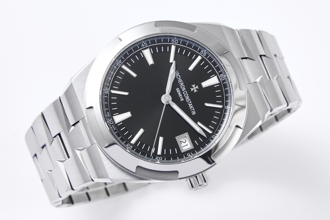 ヴァシュロン・コンスタンタン オーヴァシーズ 41mm