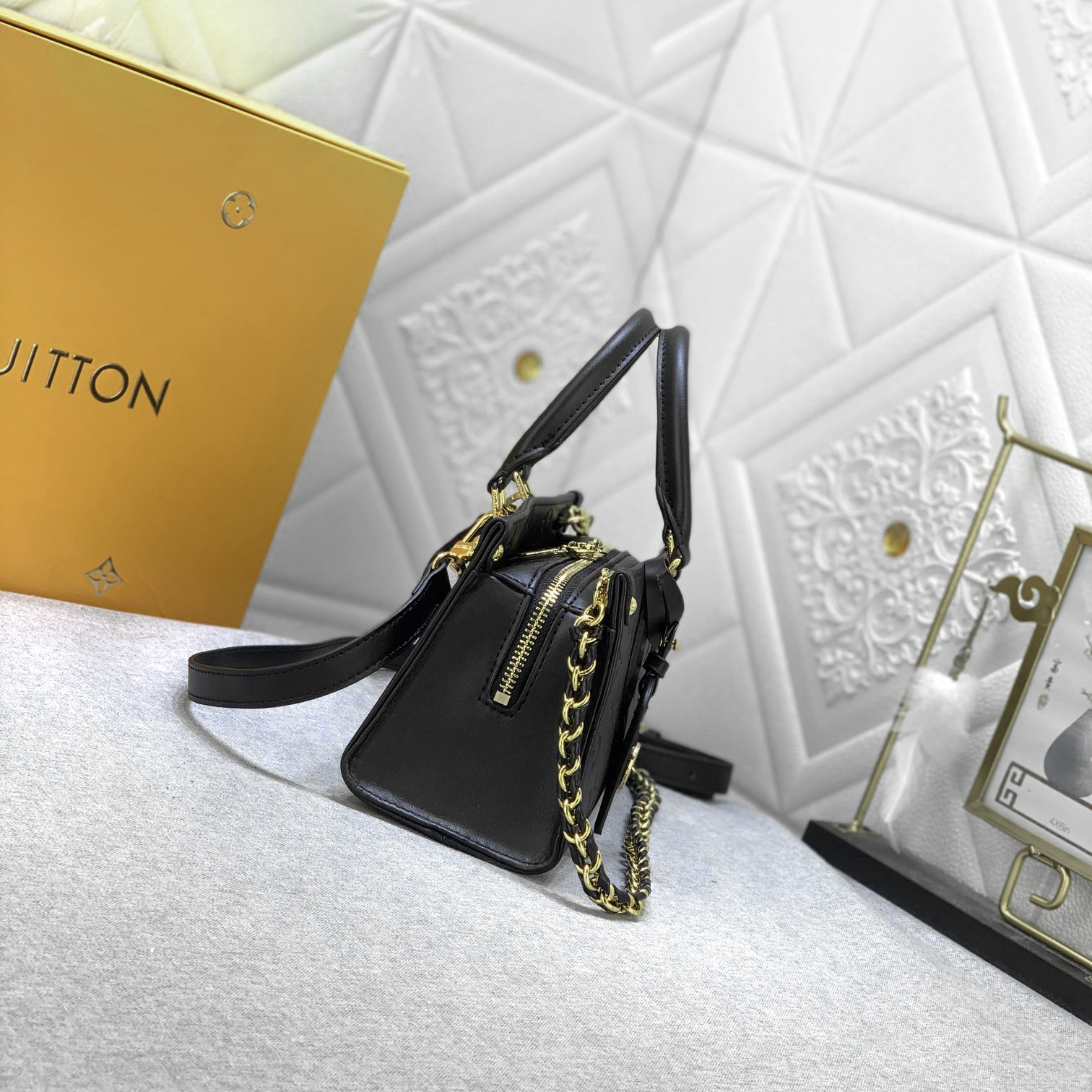 ルイ・ヴィトン「Louis Vuitton」オンザゴー EW