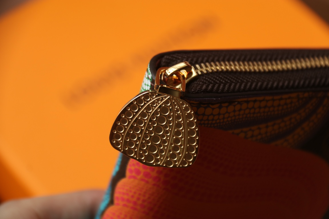 ルイ・ヴィトン「LV x TM」ジッピー･コイン パース