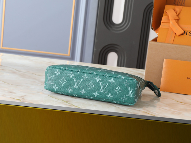 ルイ・ヴィトン「Louis Vuitton」ポシェット･ヴォワヤージュ スープル