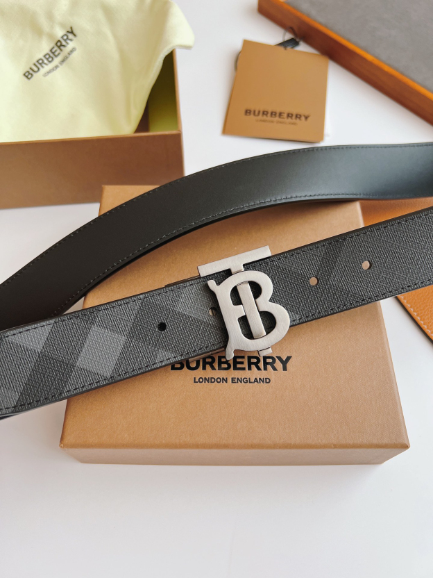 バーバリー「Burberry」フック TBベルト 2色
