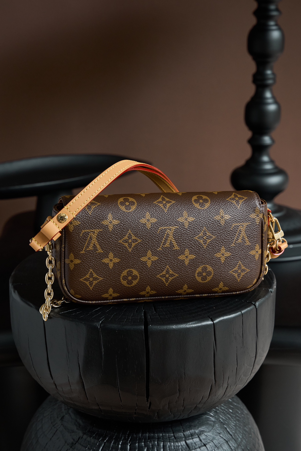 ルイ・ヴィトン「Louis Vuitton」ウォレット・オン・チェーン アイビー モノグラム ポシェット