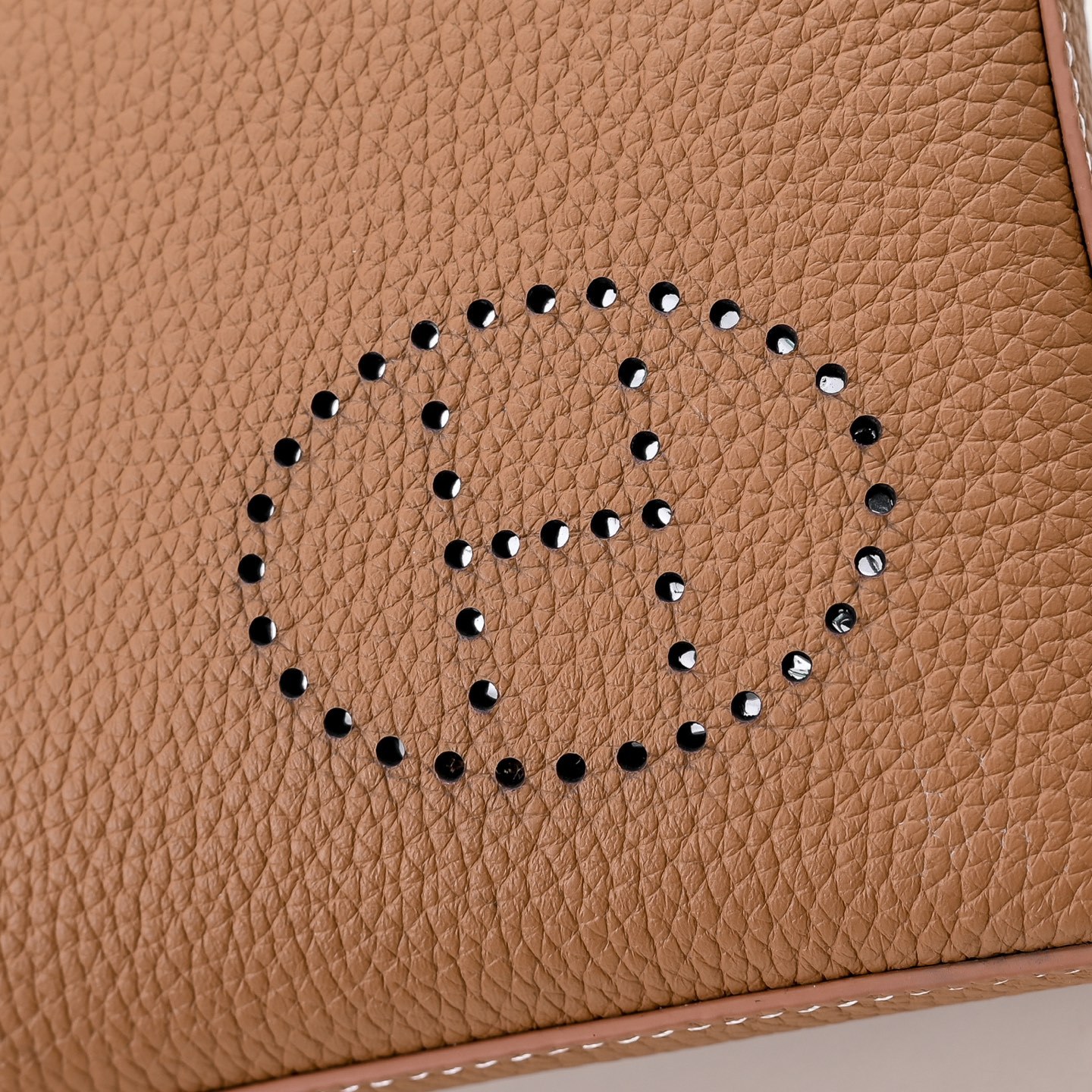 エルメス エヴリン ジップ レザー クラッチバッグ「Evelyne Clutch」