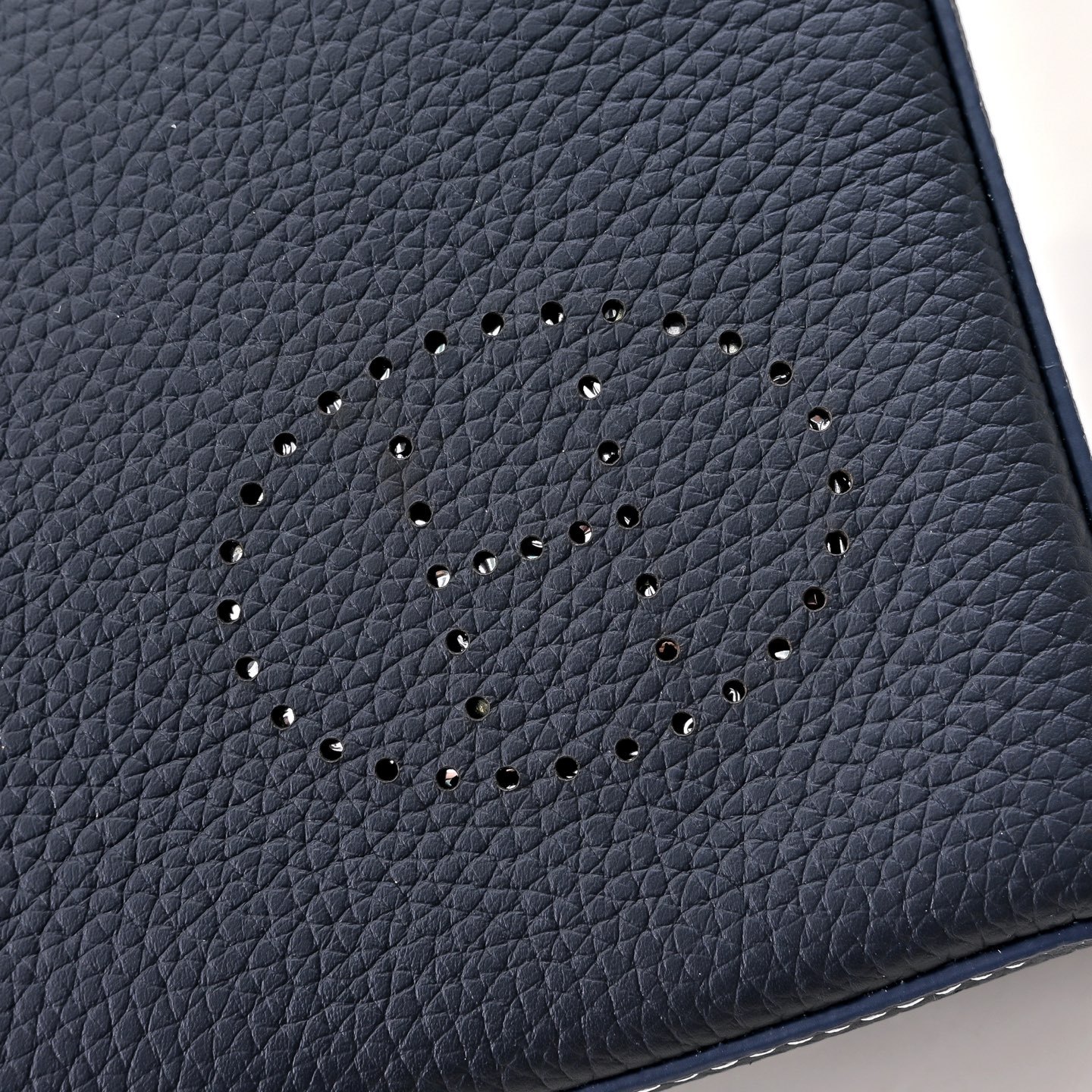 エルメス エヴリン ジップ レザー クラッチバッグ「Evelyne Clutch」