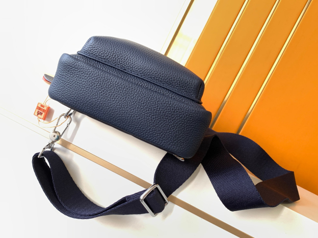 エルメス H エンボス レザー ファニーパック