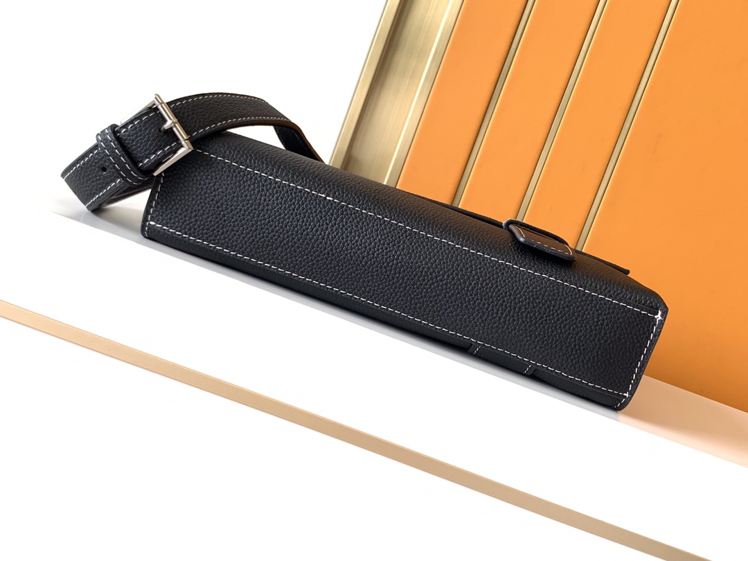 エルメス スティーブ ライト ジュニア メッセンジャーバッグ