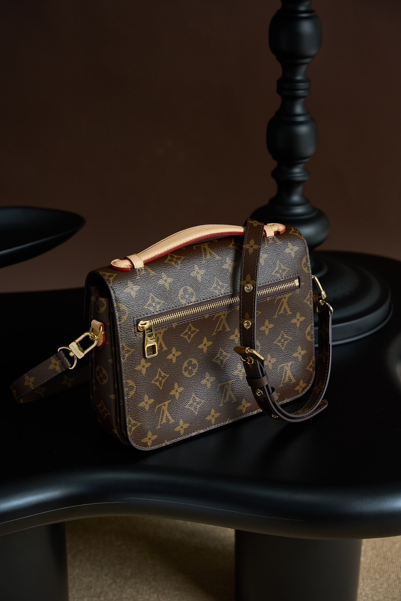 ルイ・ヴィトン「Louis Vuitton」ポシェット・メティス モノグラム ショルダーバッグ