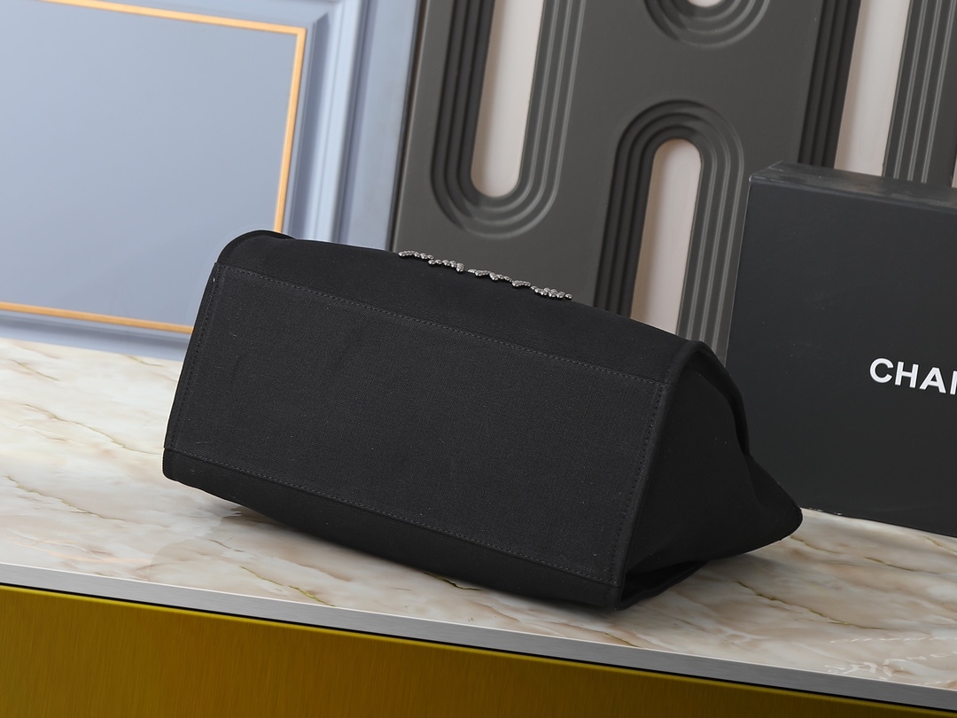 シャネル ラージ ショッピング バッグ「Shopping Bag」