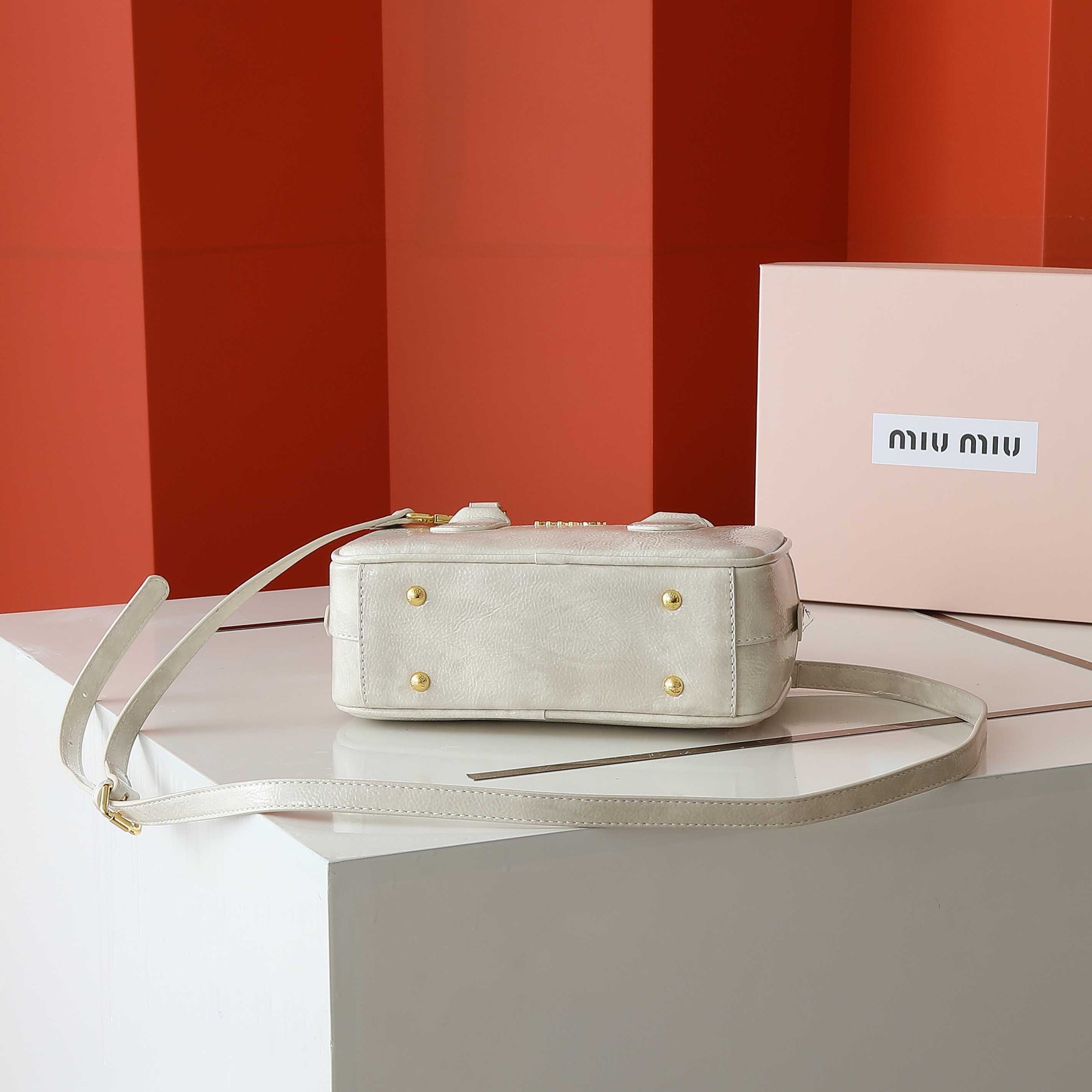ミュウミュウ アルカディ レザー レギュラーバッグ「Arcadie Bag」