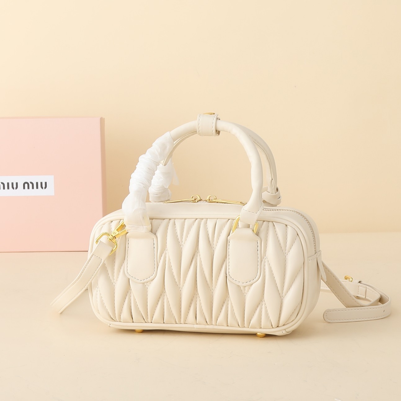 ミュウミュウ アルカディ マテラッセレザー レギュラー/ラージバッグ「Arcadie Bag」