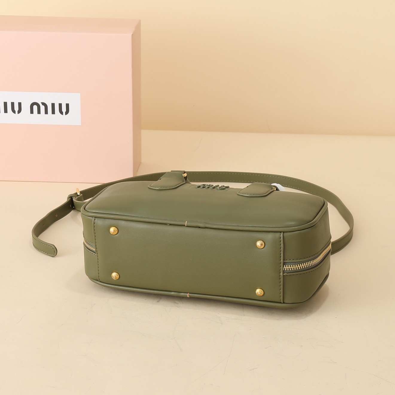 ミュウミュウ アルカディ レザー ラージバッグ「Arcadie Bag」