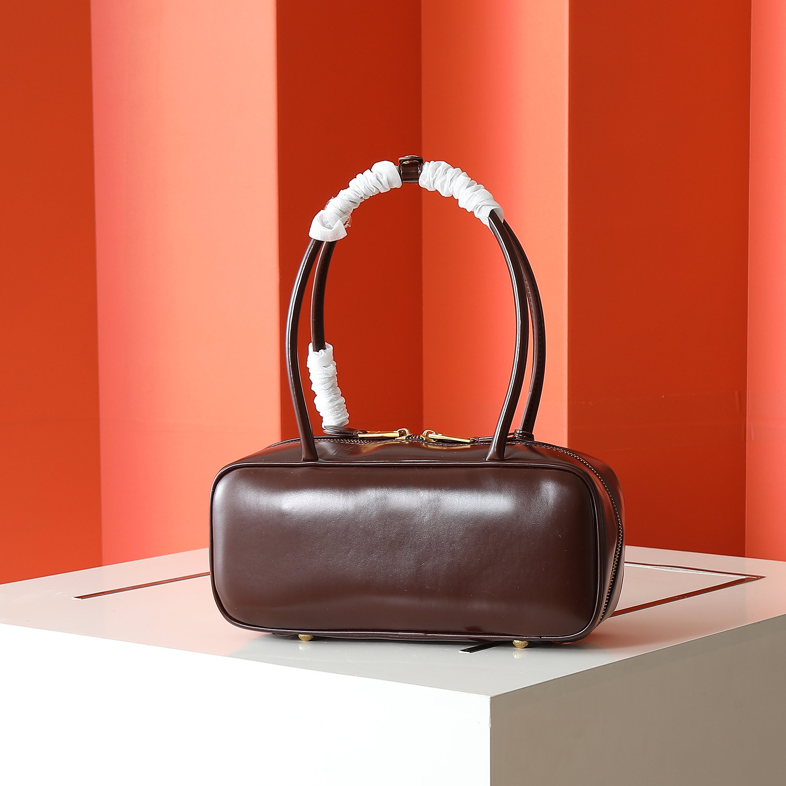 ミュウミュウ ボー レザー スモールバッグ「Beau Bag」