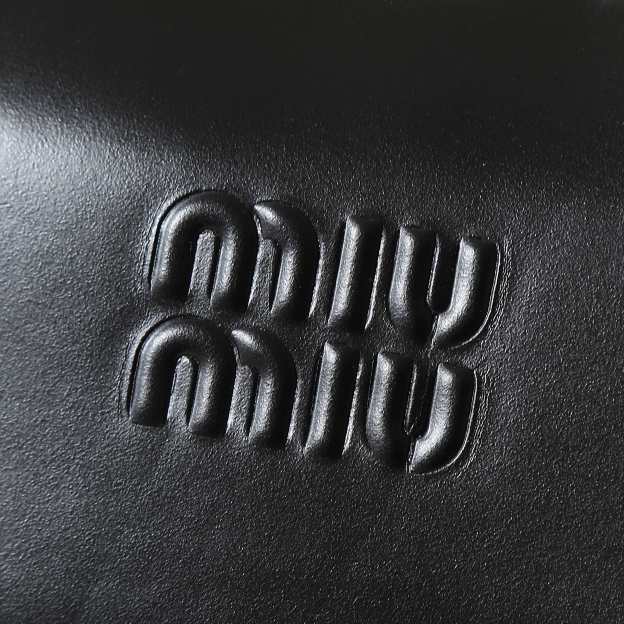 ミュウミュウ ボー レザー スモールバッグ「Beau Bag」