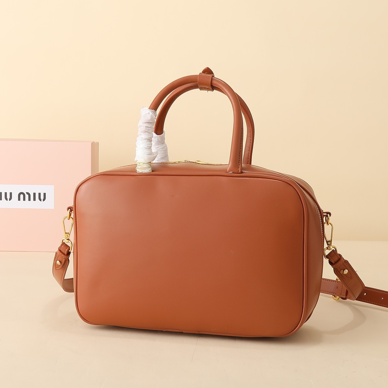 ミュウミュウ ボー レザー ラージバッグ「Beau Bag」