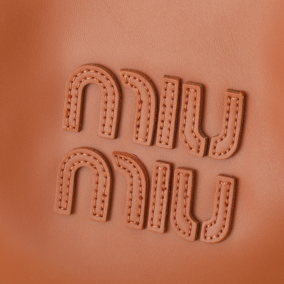 ミュウミュウ アイビー レザー レギュラーバッグ「Ivy Bag」