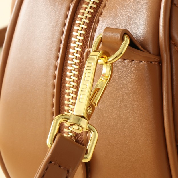 ミュウミュウ アバンチュール マテラッセレザー バッグ「Aventure Bag」