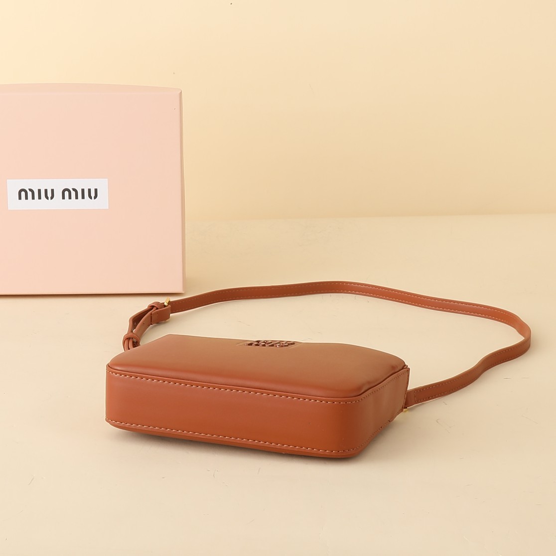 ミュウミュウ アルカディ トップハンドルバッグ「Arcadie Bag」