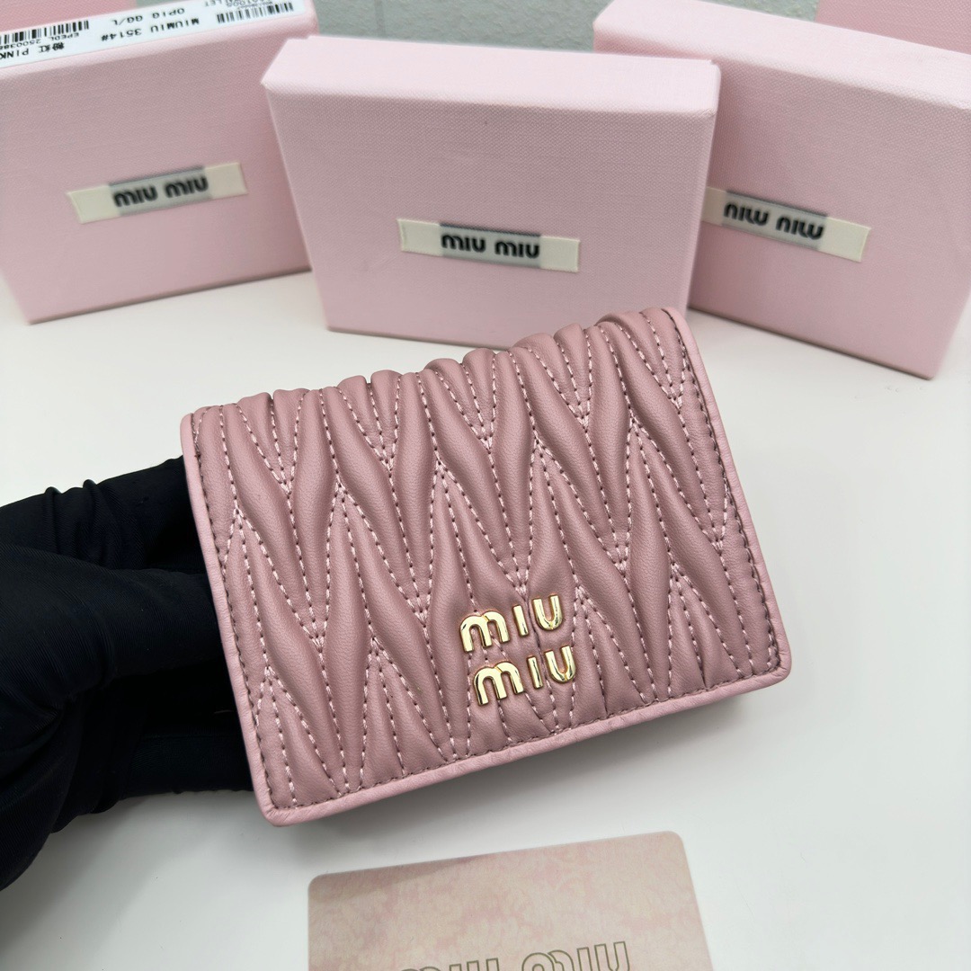 ミュウミュウ マテラッセレザー 財布「Matelassé Wallet」