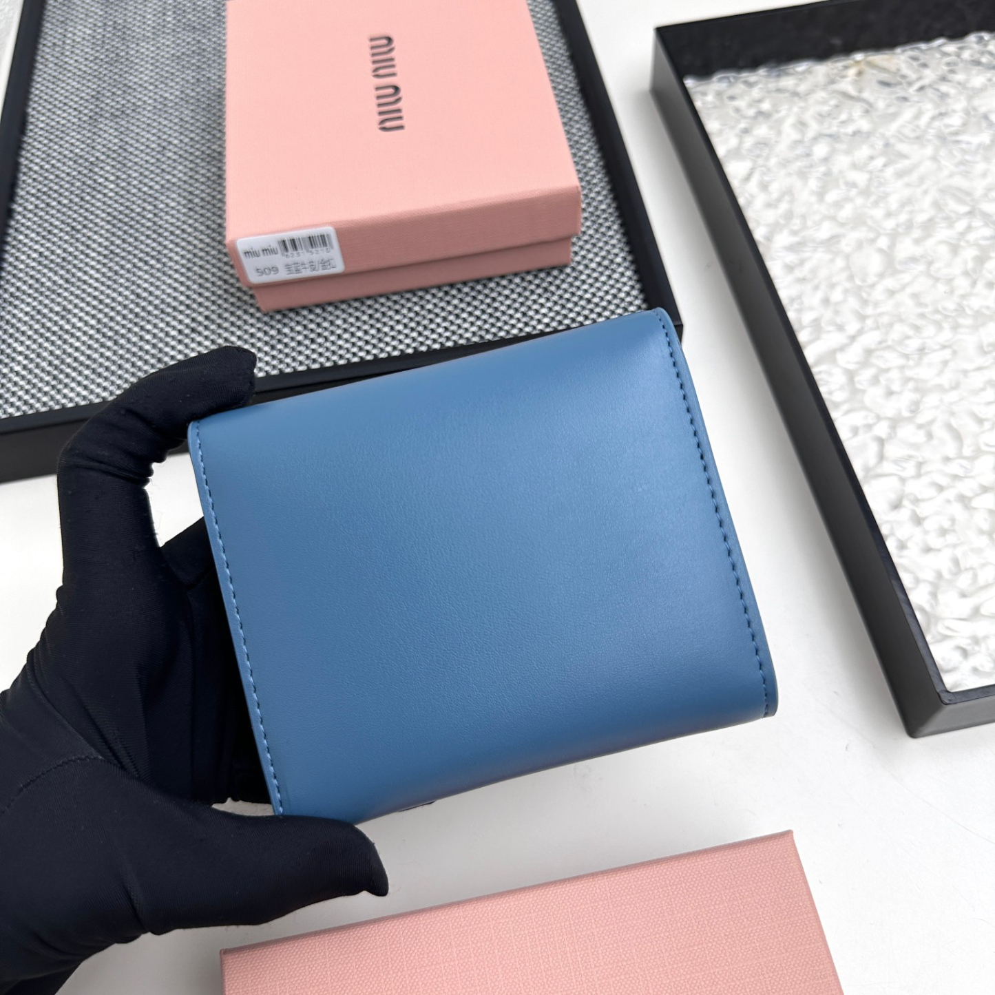 ミュウミュウ アルカディ コンパクト フラップ ウォレット「Arcadie Wallet」