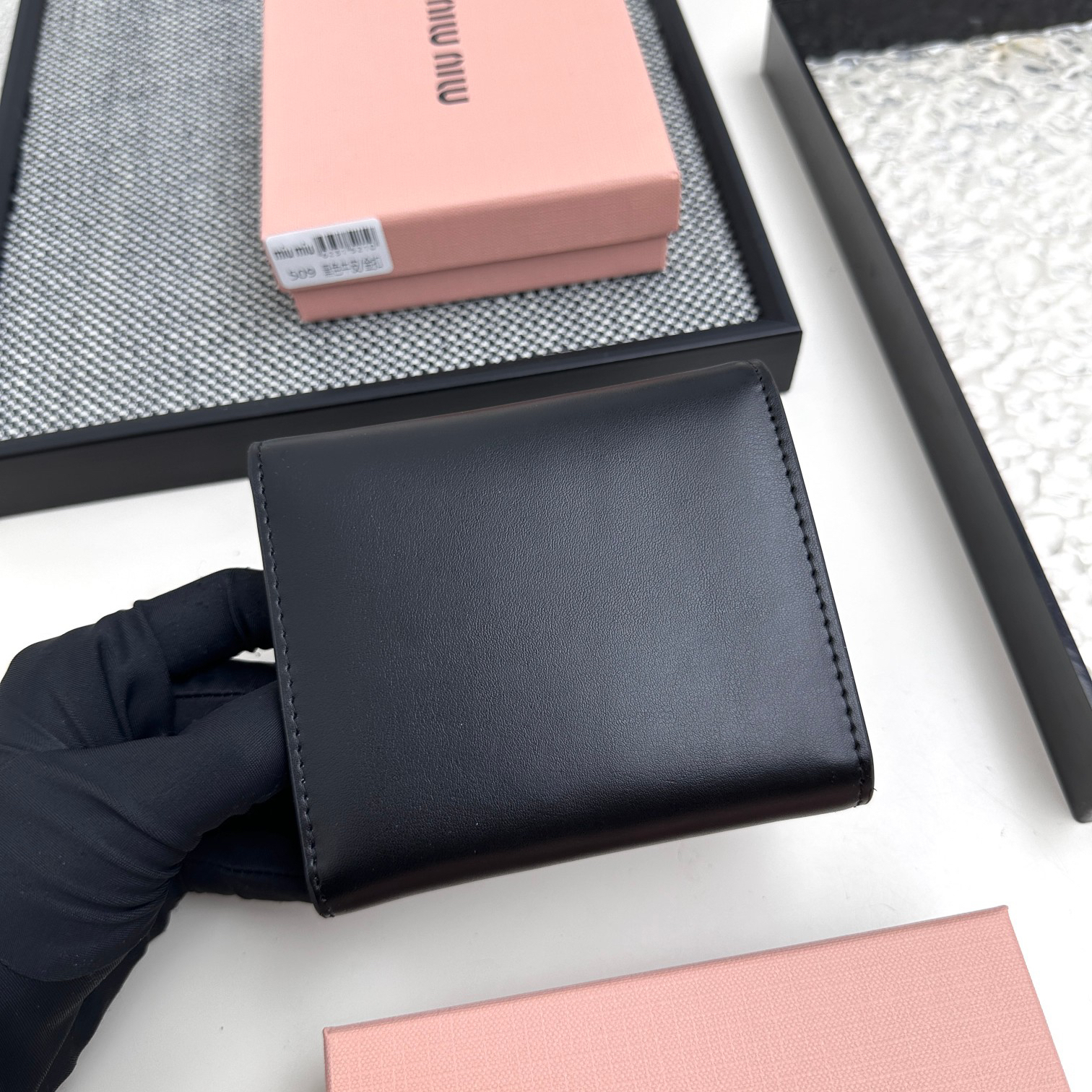 ミュウミュウ アルカディ コンパクト フラップ ウォレット「Arcadie Wallet」