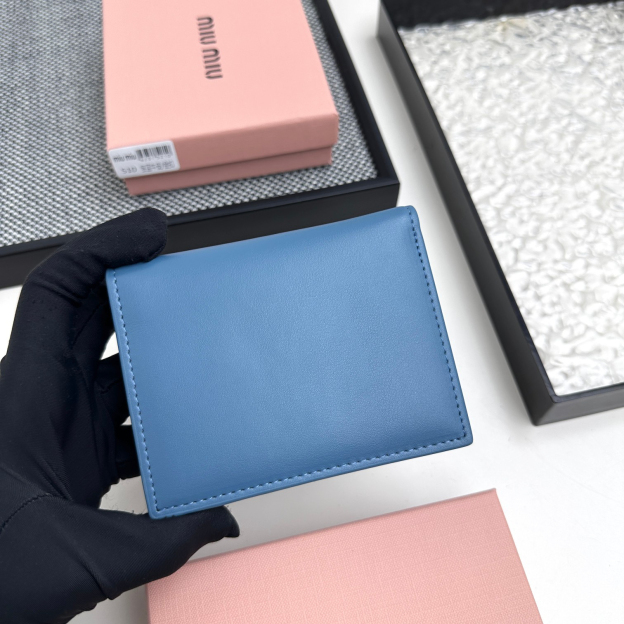 ミュウミュウ アルカディ レザー 財布「Arcadie Wallet」