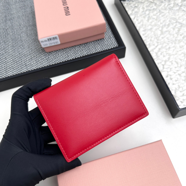 ミュウミュウ アルカディ レザー 財布「Arcadie Wallet」
