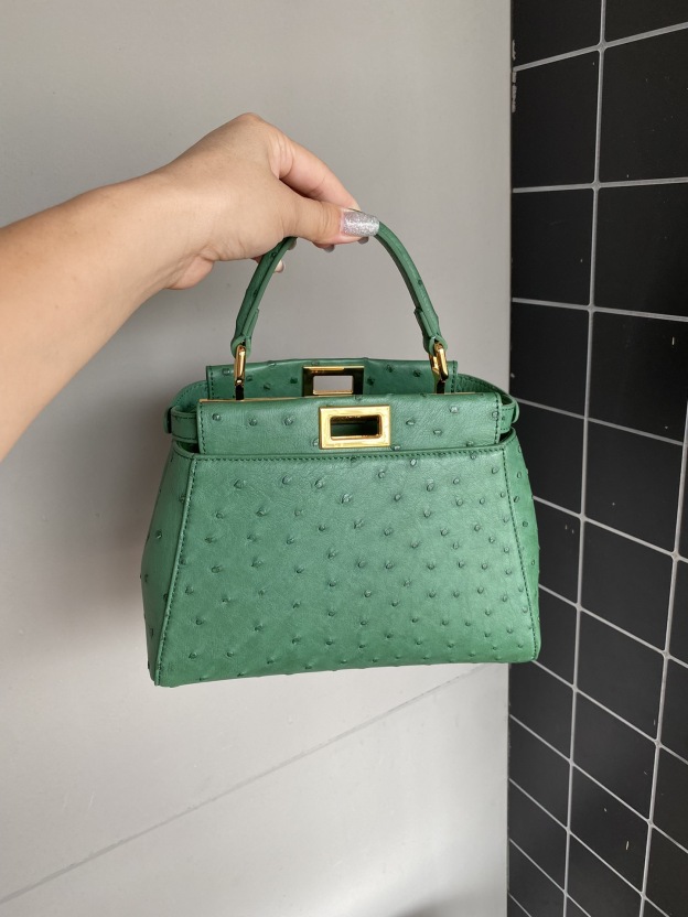 フェンディ「Fendi」Peekaboo Iconic Fit ハンドバッグ