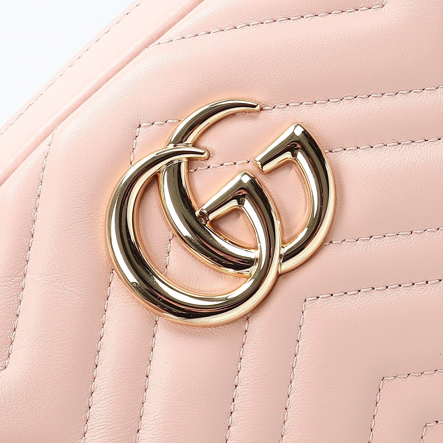 グッチ〔GGマーモント〕スモール カメラバッグ「GG Marmont Bag」