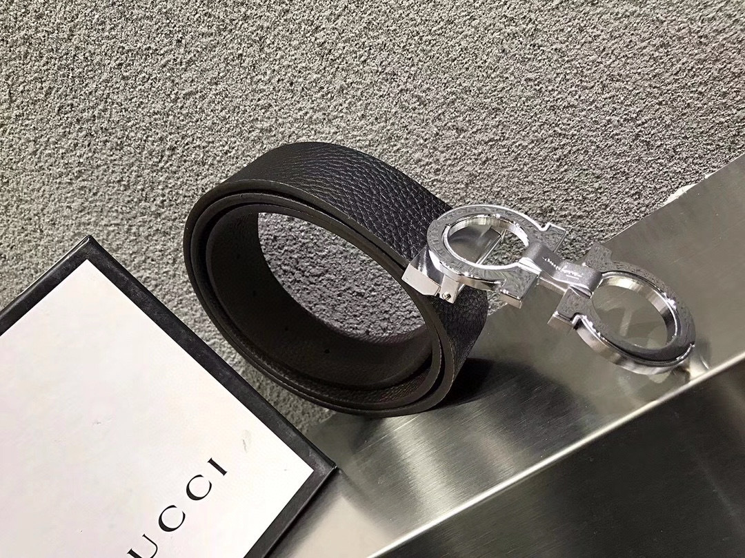 フェラガモ「Ferragamo」リバーシブルベルト