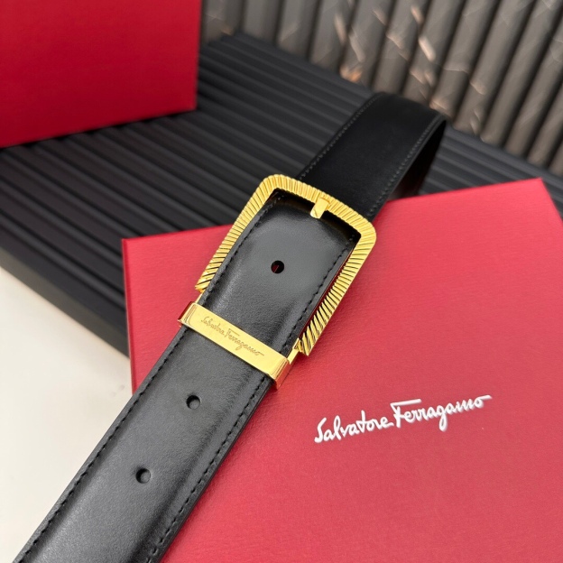 フェラガモ「Ferragamo」リバーシブルベルト