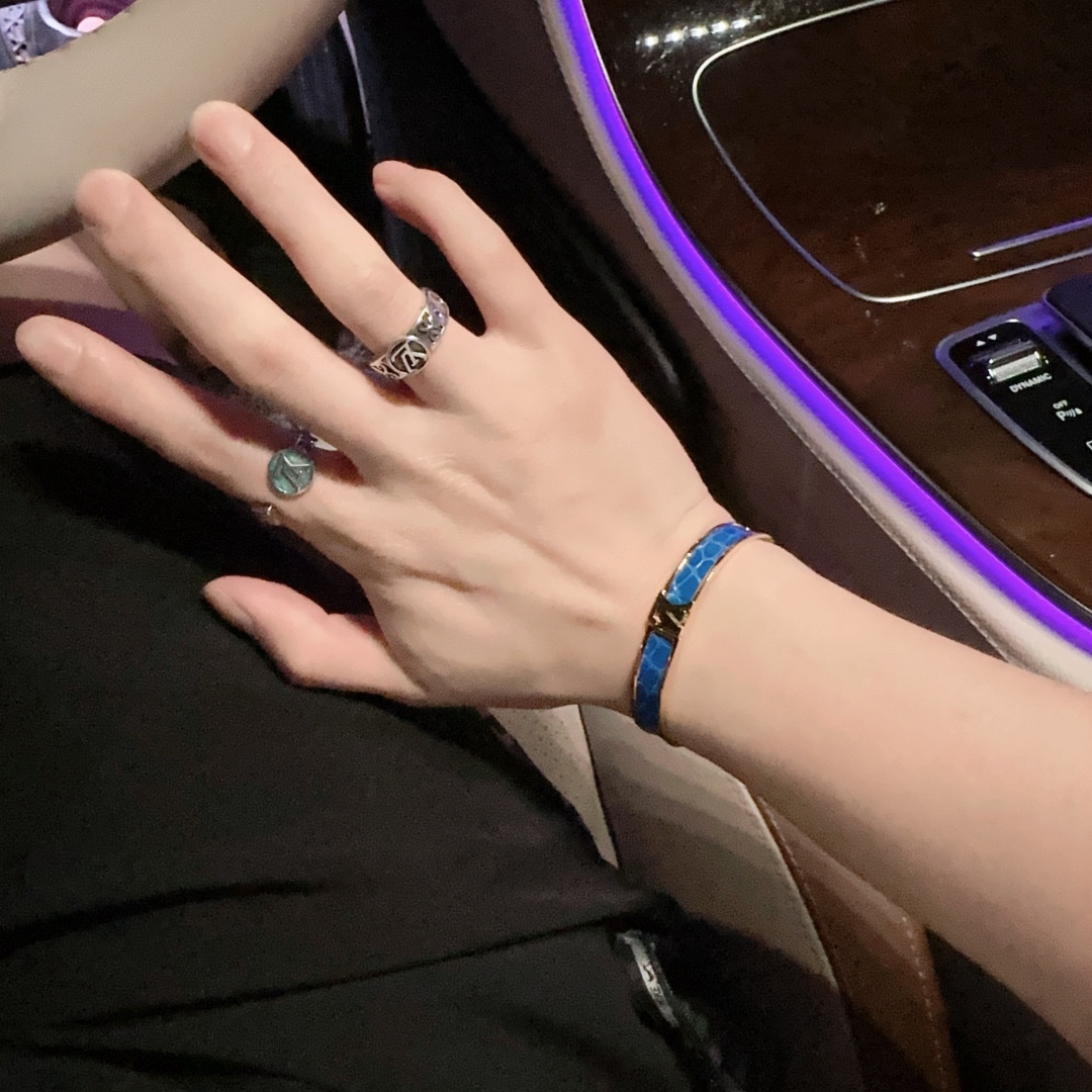 ルイ・ヴィトン アイコニック ブレスレット