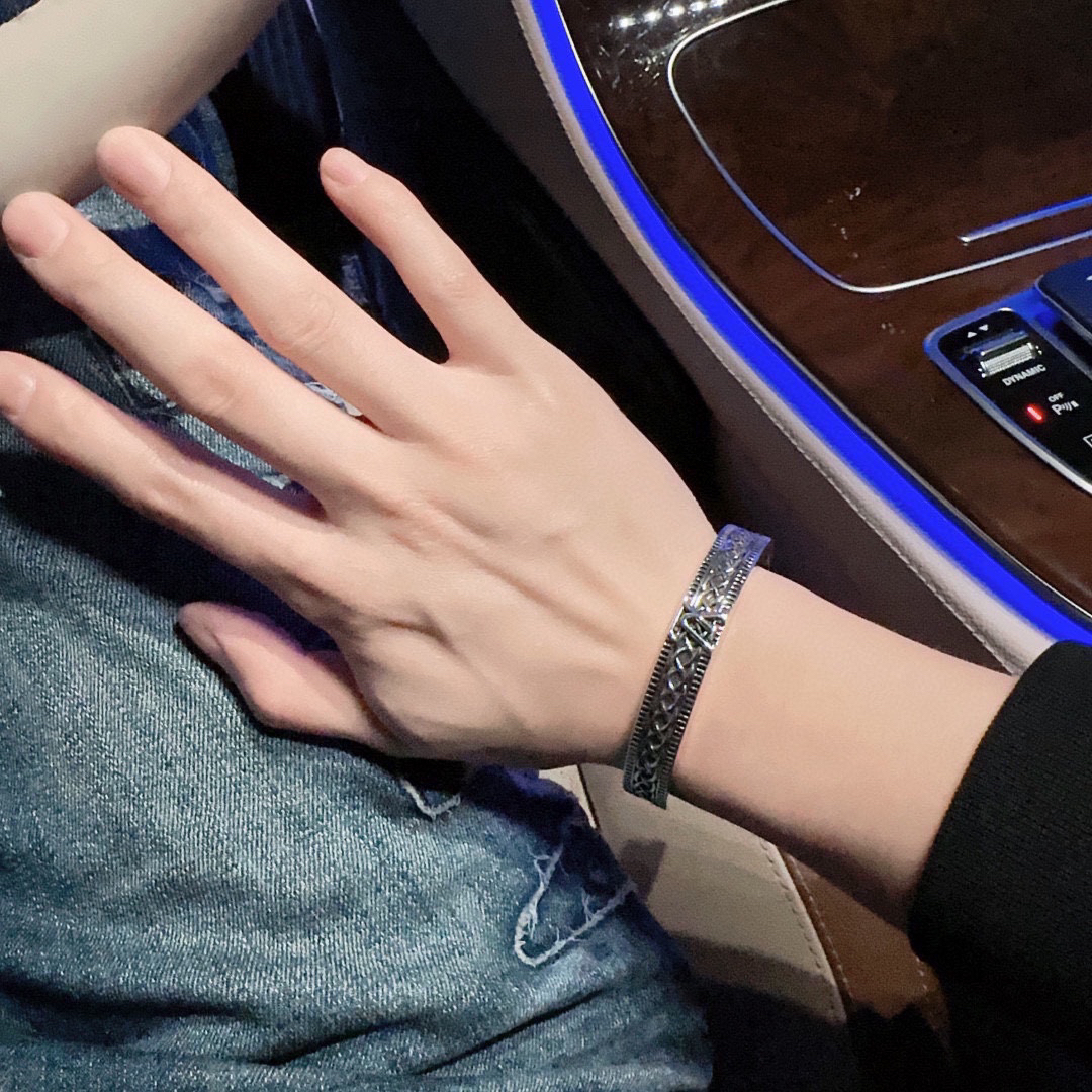 ルイ・ヴィトン アイコニック ブレスレット