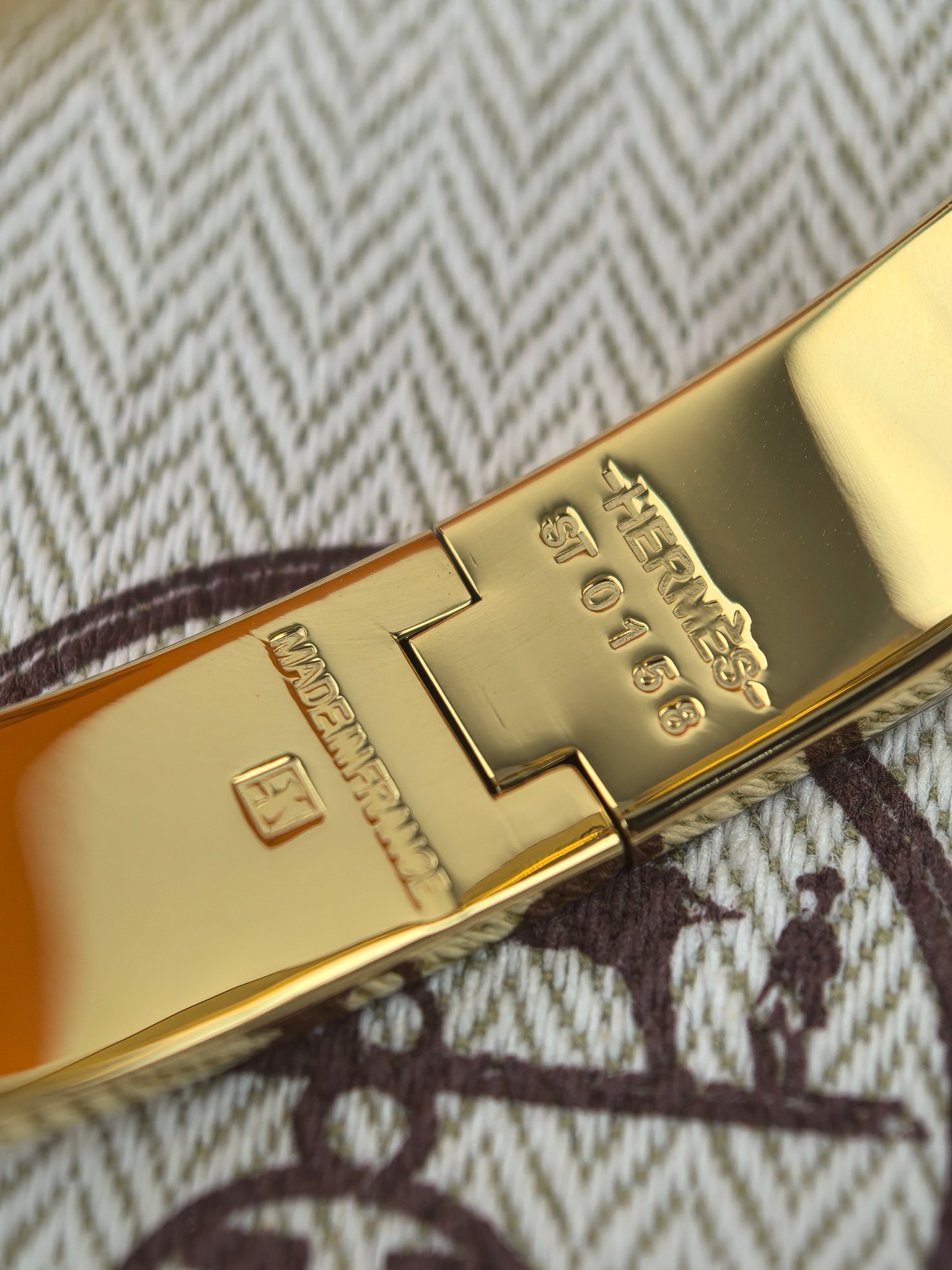 エルメス ブランドの象徴的なブレスレット