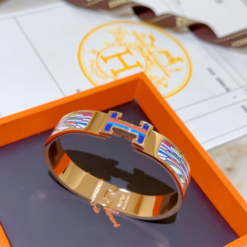 エルメス ブランドの象徴的なブレスレット